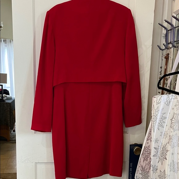 Elegant Red Women's Dress - Picture 12 of 14